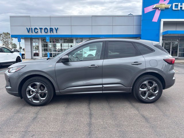 Used 2023 Ford Escape ST-Line w/ Tech Pack #1 AWD/4WD image 2