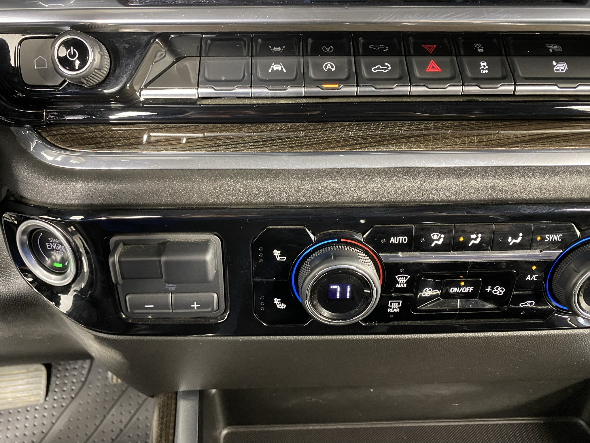 Used 2024 Chevrolet Silverado 1500 RST w/ True North Edition Plus AWD/4WD image 18
