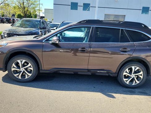 Used 2022 Subaru Outback Limited AWD/4WD image 6