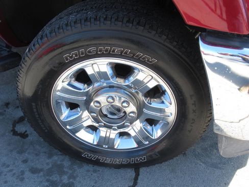 Used 2016 Ford F250 Lariat w/ Chrome Package image 4