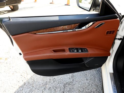 Used 2017 Maserati Quattroporte S Q4 image 13