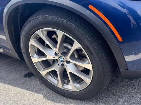 Used 2019 BMW X5 xDrive40i w/ Premium Package AWD/4WD image 4