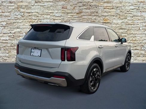 Certified 2026 Kia Sorento S w/ S Panoramic Sunroof Package FWD image 7
