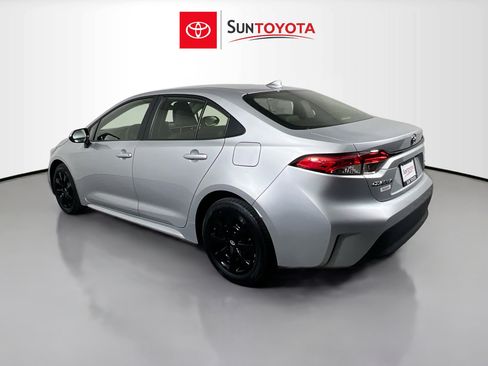 Used 2025 Toyota Corolla LE image 6