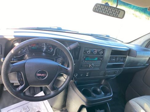 Used 2015 GMC Savana 3500 Extended image 19