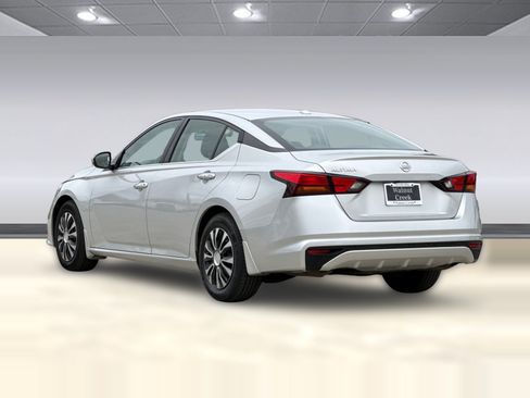Used 2020 Nissan Altima 2.5 S FWD image 3