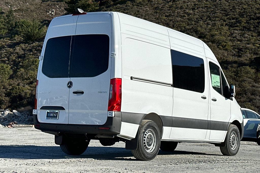 Used 2025 Mercedes-Benz Sprinter 2500 image 4