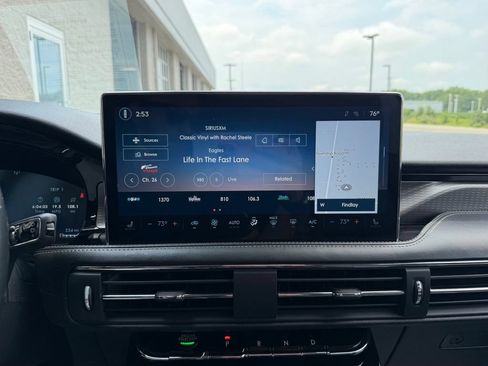 Used 2023 Lincoln Corsair Reserve AWD/4WD image 11