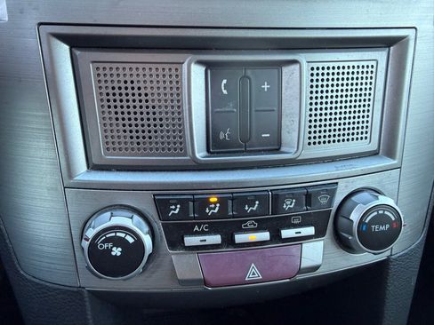 Used 2011 Subaru Outback 2.5i Premium w/ All-Weather Pkg image 14