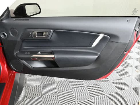 Used 2021 Ford Mustang Shelby GT500 w/ Technology Package image 12