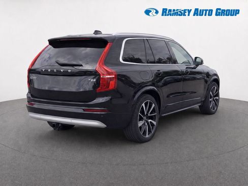 Used 2022 Volvo XC90 T6 Momentum w/ Climate Package AWD/4WD image 4
