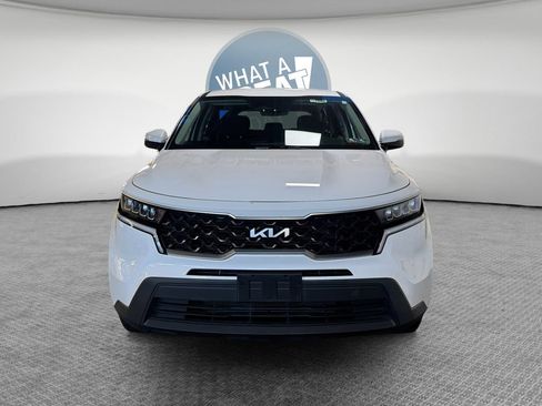 Certified 2023 Kia Sorento LX AWD/4WD image 9