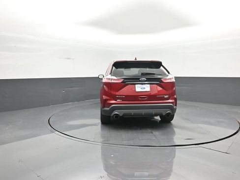 Certified 2019 Ford Edge Titanium w/ Cold Weather Package AWD/4WD image 6