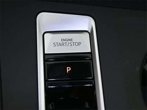 New 2026 Volkswagen Atlas SE image 32