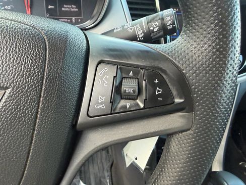 Used 2018 Chevrolet Trax LS AWD/4WD image 26