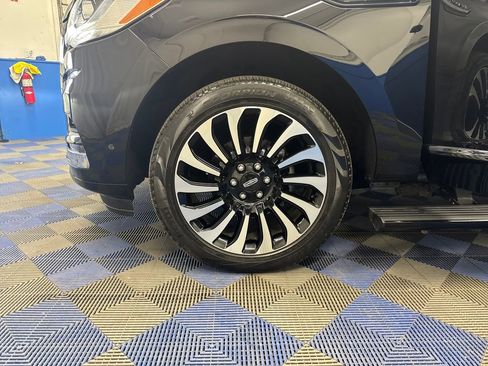Used 2023 Lincoln Navigator Black Label AWD/4WD image 27