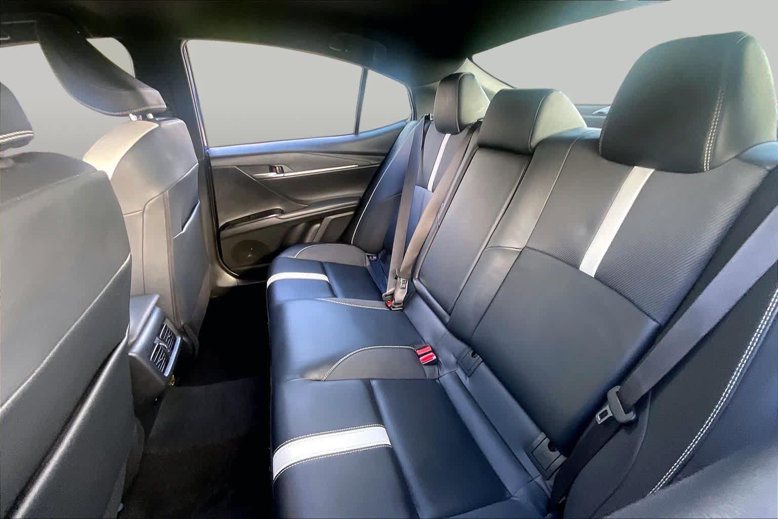 Used 2025 Toyota Camry SE FWD image 20