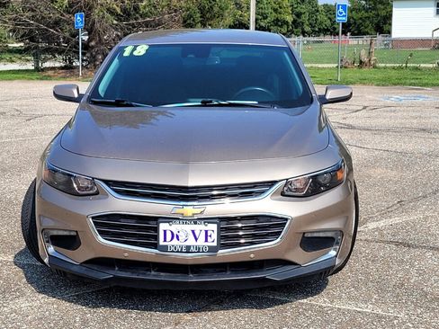 Used 2018 Chevrolet Malibu LT w/ Driver Confidence Package image 8