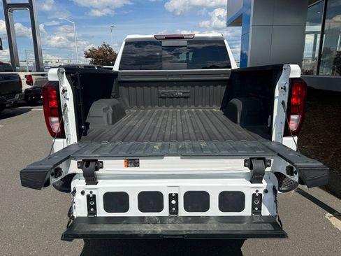 Used 2022 GMC Sierra 1500 Elevation w/ Preferred Package AWD/4WD image 13