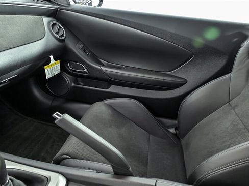 Used 2015 Chevrolet Camaro Z/28 RWD image 28