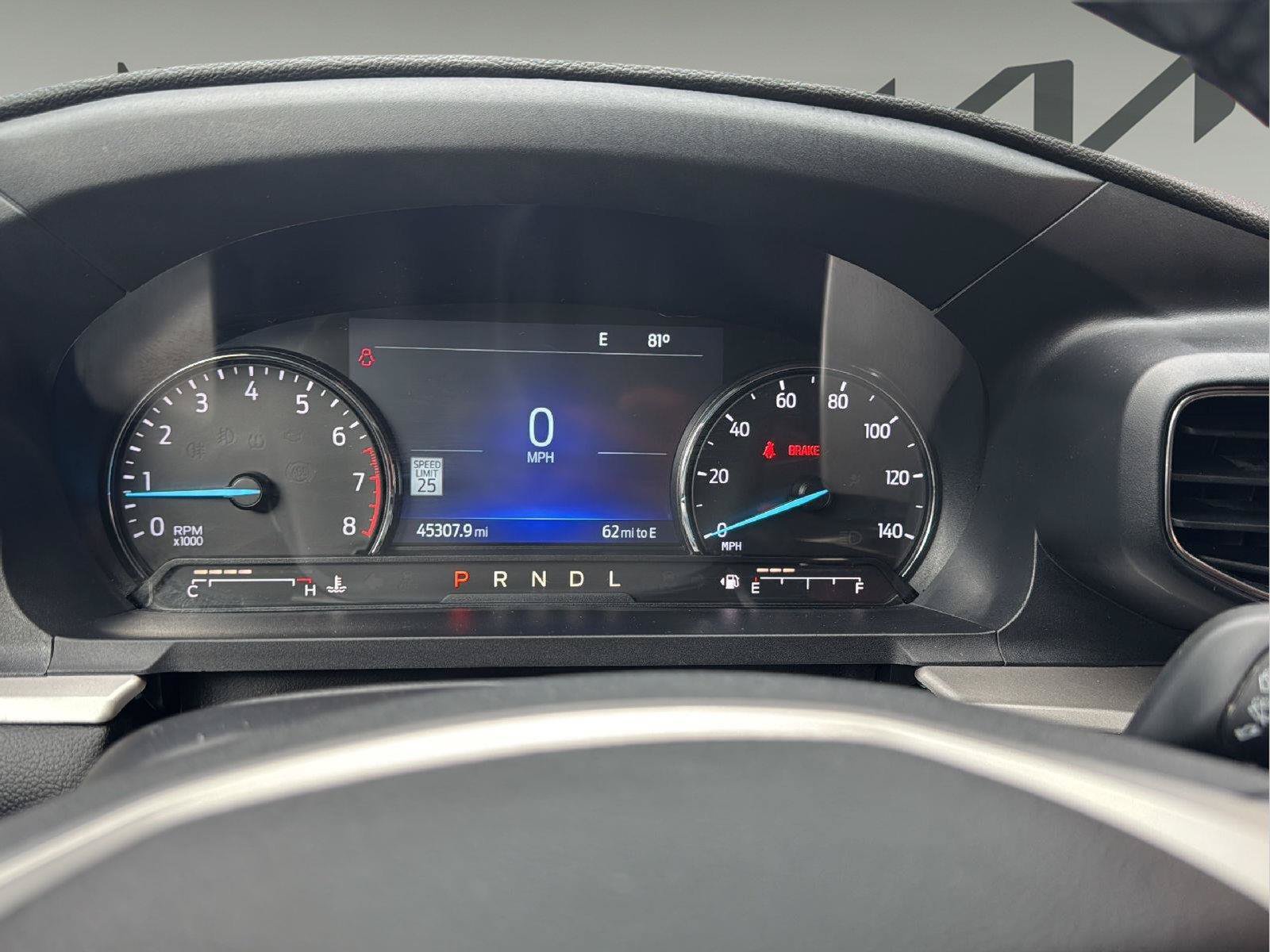 Used 2022 Ford Explorer XLT w/ Equipment Group 202A AWD/4WD image 12