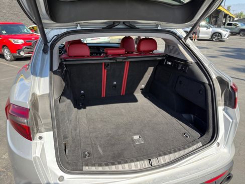 Used 2020 Alfa Romeo Stelvio w/ Nero Edizione image 21