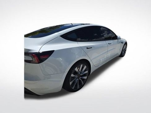 Used 2024 Tesla Model 3 Standard Range RWD image 1