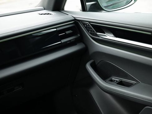 New 2025 Porsche Macan 4S Electric image 21