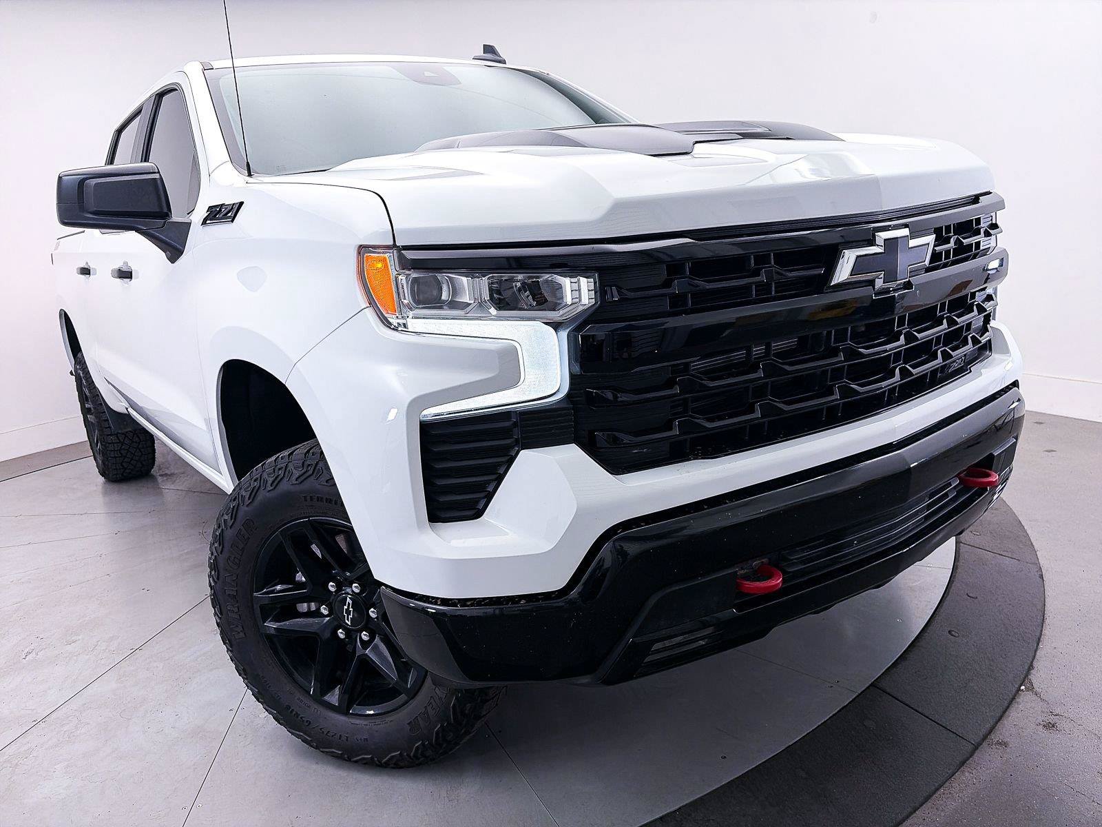Used 2023 Chevrolet Silverado 1500 LT Trail Boss w/ Protection Package AWD/4WD image 9
