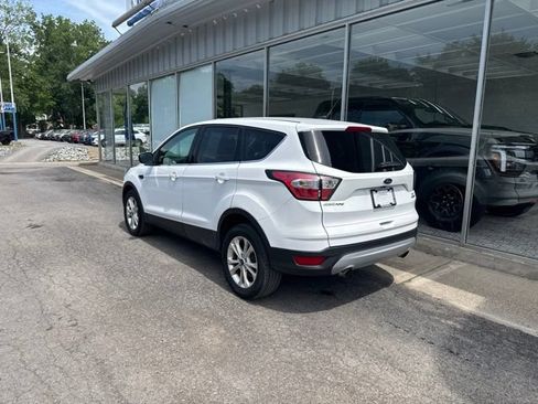 Used 2017 Ford Escape SE AWD/4WD image 4