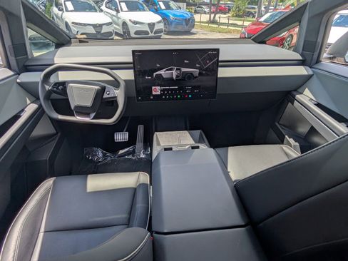 Used 2025 Tesla Cybertruck AWD Crew Cab image 13