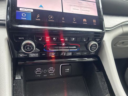 Used 2021 Jeep Grand Cherokee L Overland w/ Luxury Tech Group IV image 12