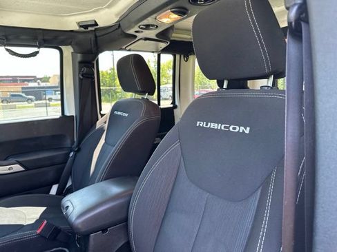 Used 2015 Jeep Wrangler Unlimited Rubicon AWD/4WD image 8