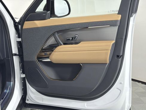 New 2026 Land Rover Range Rover Sport SE image 32