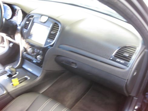 Used 2014 Chrysler 300 S image 33