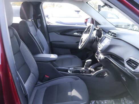 Used 2023 Chevrolet TrailBlazer LT image 36