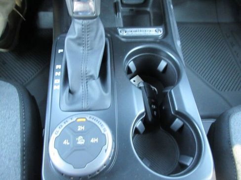 New 2025 Ford Bronco 4-Door image 26