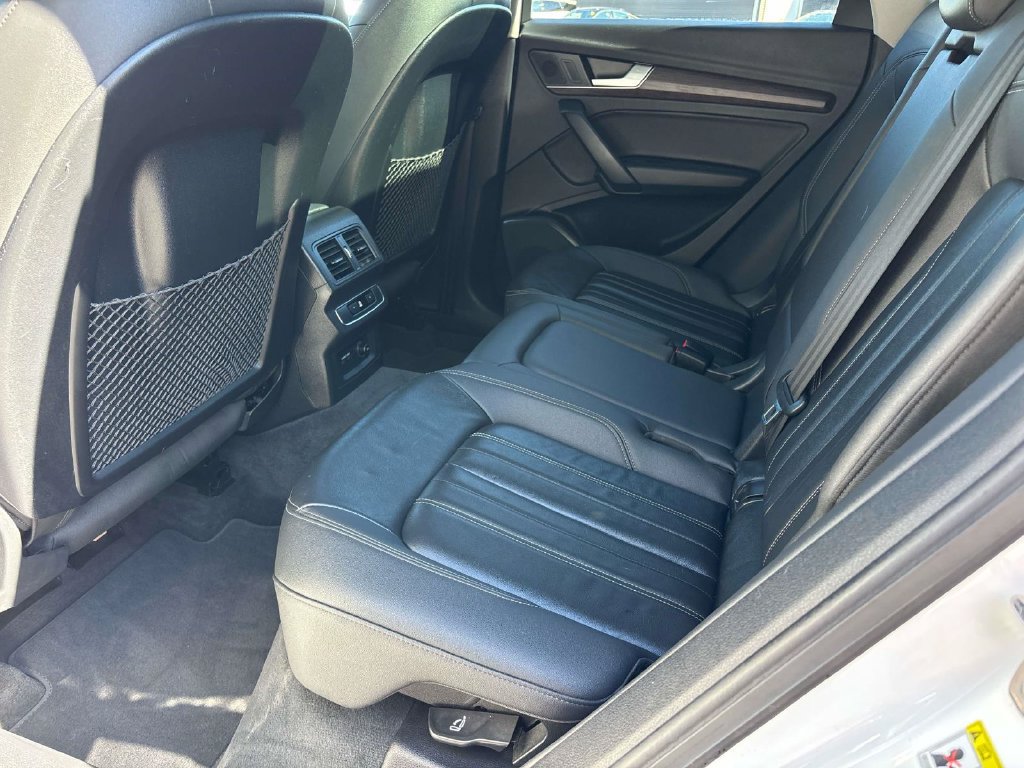 Used 2021 Audi Q5 2.0T Premium w/ Convenience Package AWD/4WD image 12