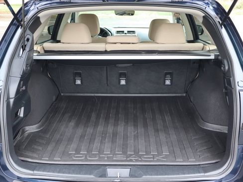 Used 2018 Subaru Outback 2.5i Premium AWD/4WD image 14