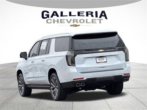 New 2026 Chevrolet Suburban High Country image 5
