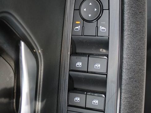 New 2026 Nissan Kicks SV w/ SV Premium Package image 8