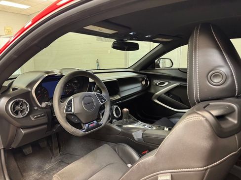 Used 2021 Chevrolet Camaro SS RWD image 15