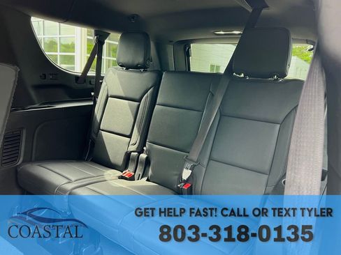 Used 2022 Chevrolet Suburban LT AWD/4WD image 21