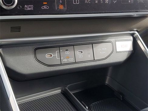 New 2026 Kia Carnival EX image 27