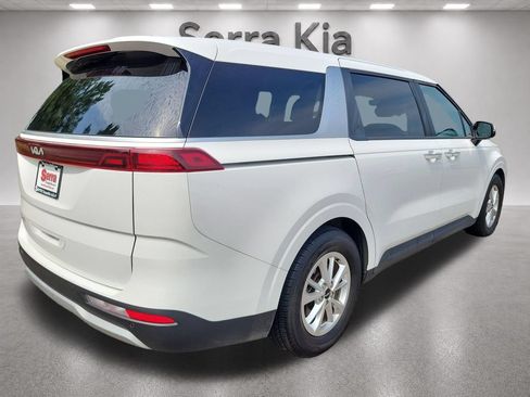 Used 2022 Kia Carnival LX FWD image 5
