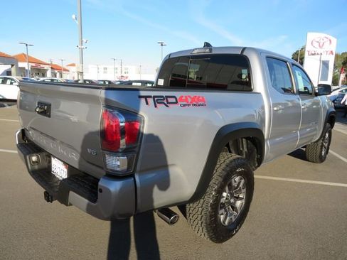 Certified 2020 Toyota Tacoma TRD Off-Road w/ TRD Premium Off Road Package image 11