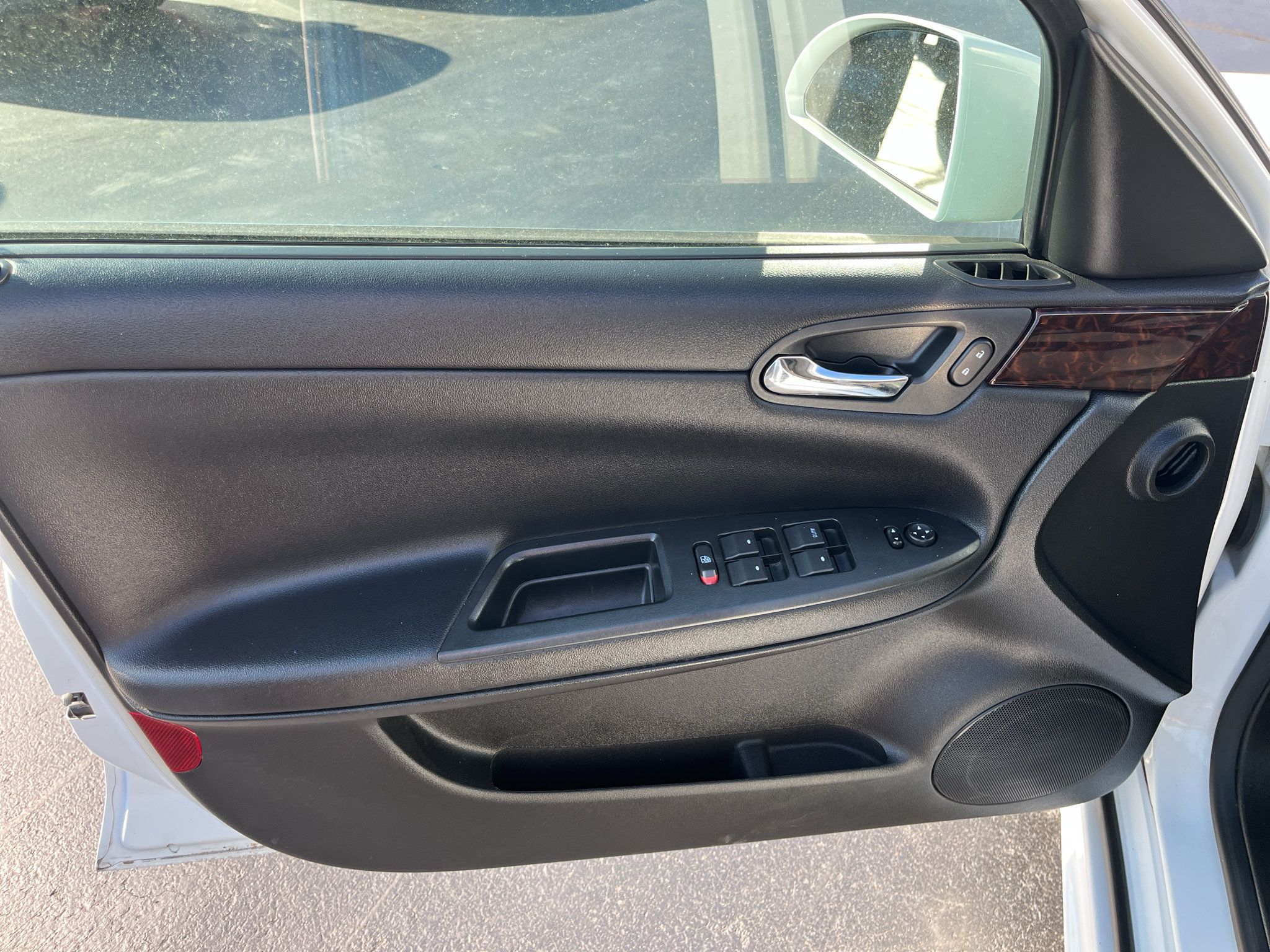 Used 2012 Chevrolet Impala LT w/ LT Sunroof Package FWD image 12