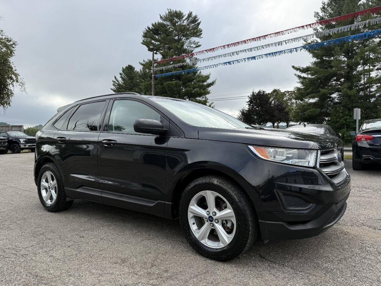 Used 2015 Ford Edge SE FWD image 3