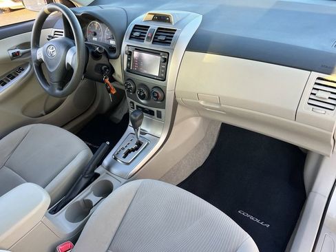 Used 2013 Toyota Corolla LE image 13