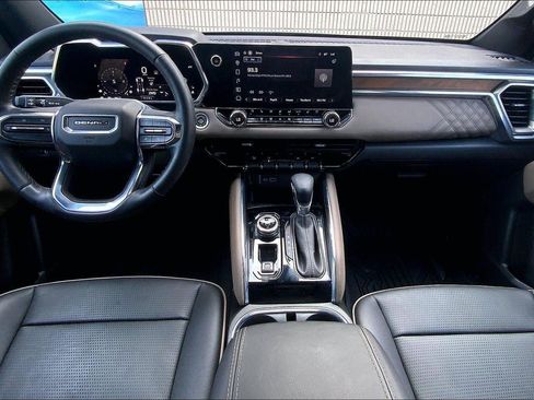Used 2023 GMC Canyon Denali image 15